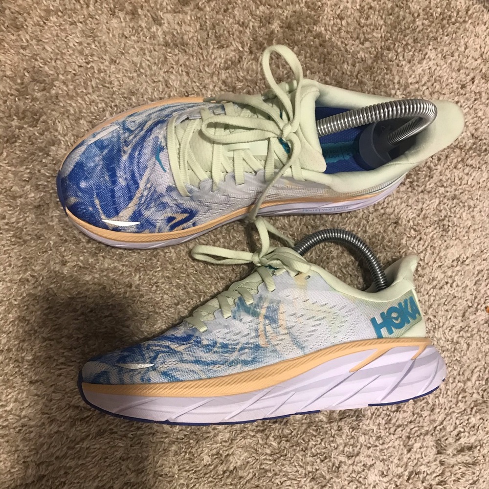 Hoka Clifton 8